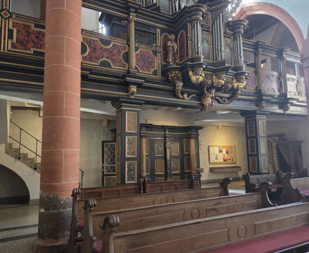 Innenraum der Stadtkirche Limburg
